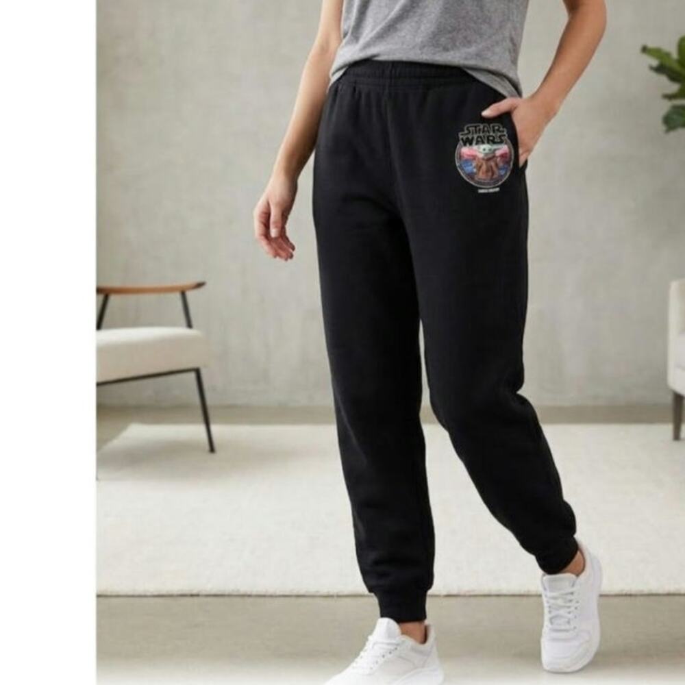 Star Wars NWT Circle Child Mandalorian Jogger Pants Juniors Large Black